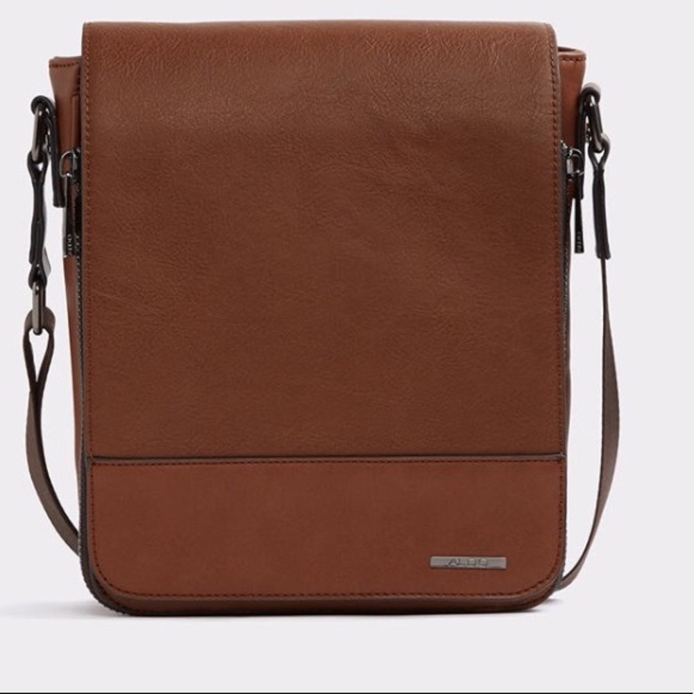 Last 1! NWT ALDO Minimalist Messenger Bag